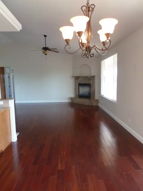 871 Collyer, Redding, CA 96002 photo 16