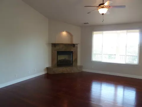 871 Collyer, Redding, CA 96002 photo 3