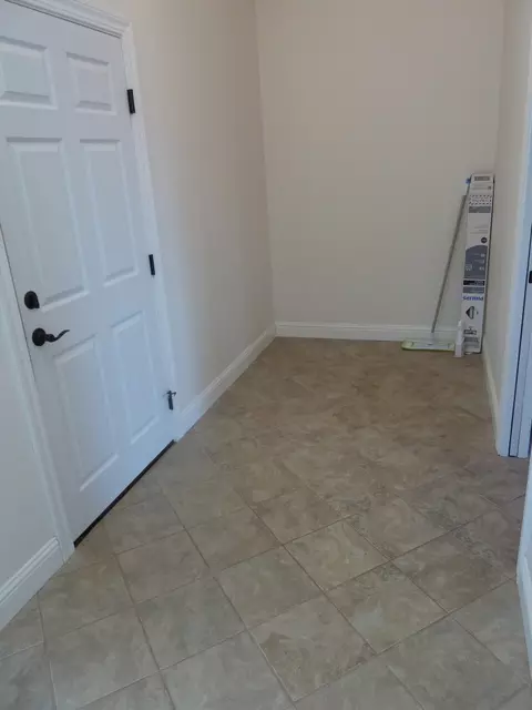 871 Collyer, Redding, CA 96002 photo 12