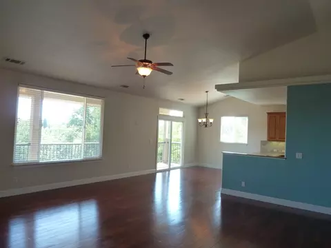 871 Collyer, Redding, CA 96002 photo 15