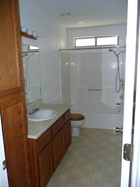 2566 Capella St, Redding, CA 96002 photo 6