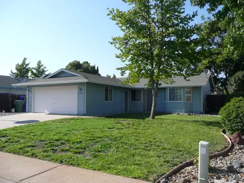 2566 Capella St, Redding, CA 96002 photo 1