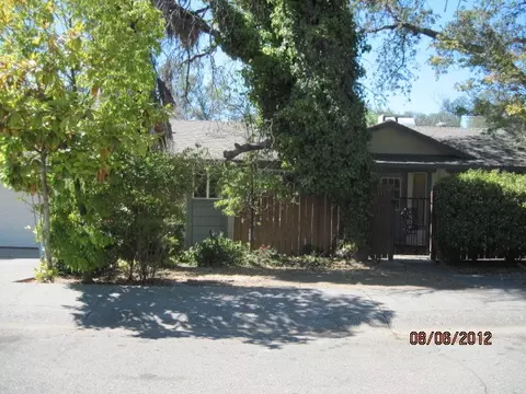 3470 Summit Dr, Redding, CA 96001 photo 1