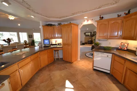 13249 Luna, Redding, CA 96003 photo 4