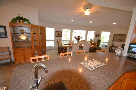 13249 Luna, Redding, CA 96003 photo 10