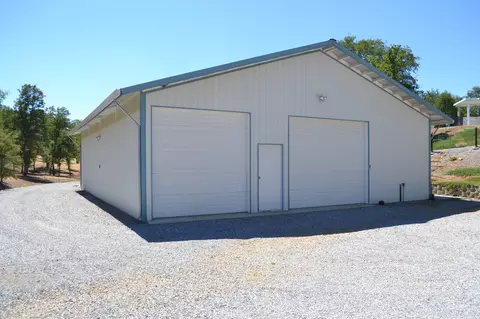 13249 Luna, Redding, CA 96003 photo 40