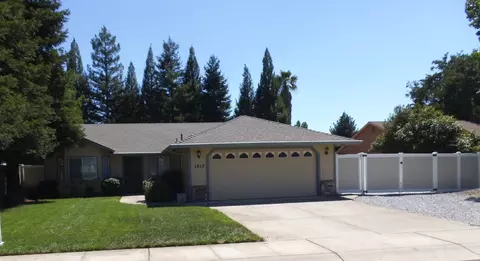 1817 Trumpet, Redding, CA 96003 photo 2