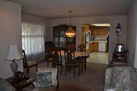 4140 Saratoga Dr, Redding, CA 96002 photo 6