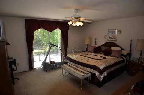 4140 Saratoga Dr, Redding, CA 96002 photo 9