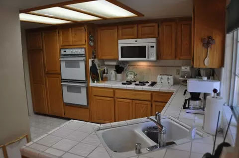 4140 Saratoga Dr, Redding, CA 96002 photo 3