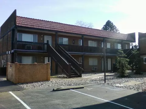 1051 Del Sol Pl, Redding, CA 96002 photo 1