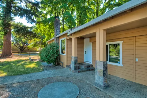 4970 Bonnyview Ave, Redding, CA 96001 photo 2