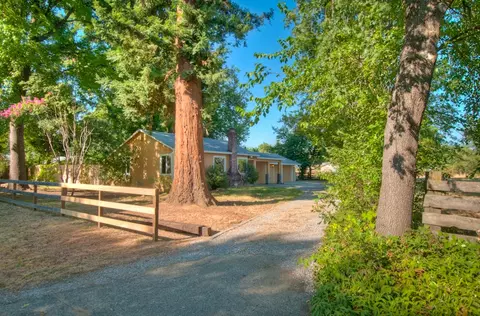 4970 Bonnyview Ave, Redding, CA 96001 photo 1