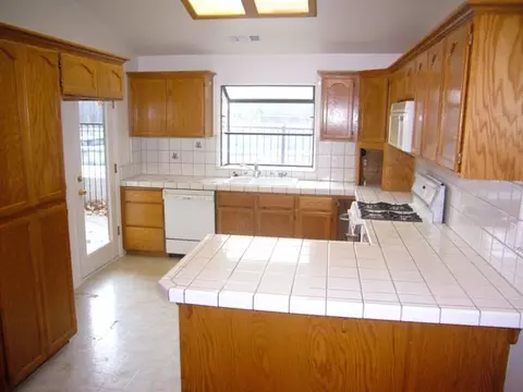 4453 Tralee, Redding, CA 96001 photo 2