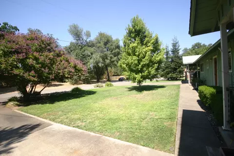 2551 Waverly Ave, Redding, CA 96001 photo 3