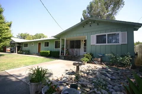 2551 Waverly Ave, Redding, CA 96001 photo 2