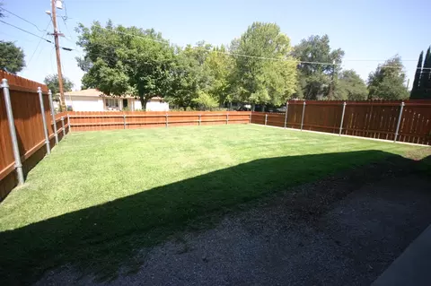 2551 Waverly Ave, Redding, CA 96001 photo 4