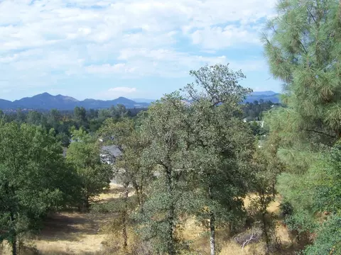 1054 Spring Ridge Dr, Redding, CA 96003 photo 8