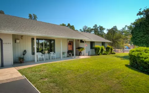 18208 Roseleaf Ln, Redding, CA 96003 photo 1