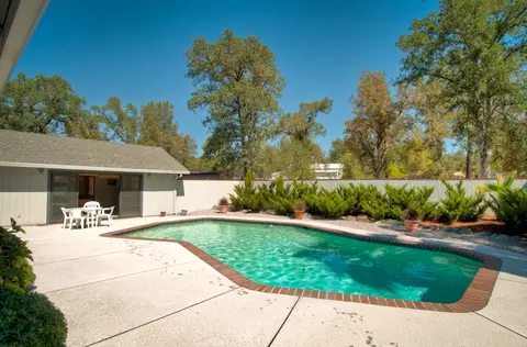 18208 Roseleaf Ln, Redding, CA 96003 photo 6
