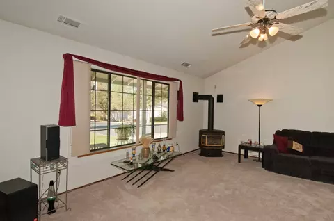 18208 Roseleaf Ln, Redding, CA 96003 photo 8