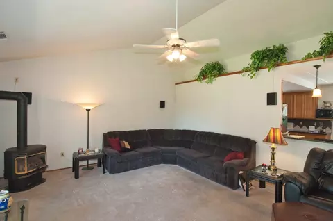 18208 Roseleaf Ln, Redding, CA 96003 photo 7