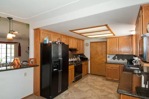 18208 Roseleaf Ln, Redding, CA 96003 photo 10