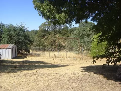 538 Julian St, Redding, CA 96003 photo 4