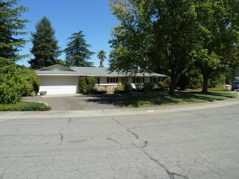 1675 Filaree Dr, Redding, CA 96002 photo 3