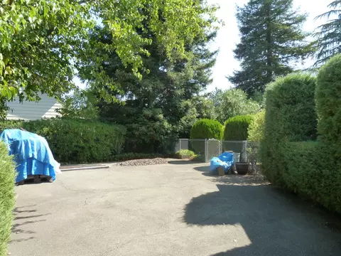 1675 Filaree Dr, Redding, CA 96002 photo 6