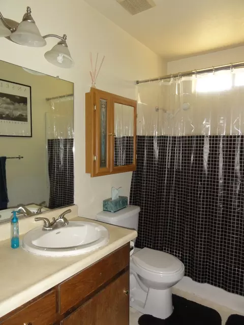 1421 Whistling Dr, Redding, CA 96003 photo 12