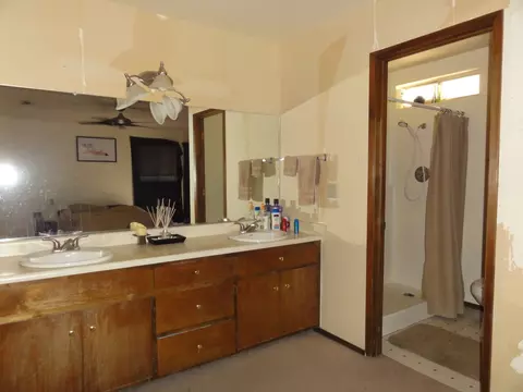 1421 Whistling Dr, Redding, CA 96003 photo 5
