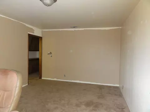 1421 Whistling Dr, Redding, CA 96003 photo 2