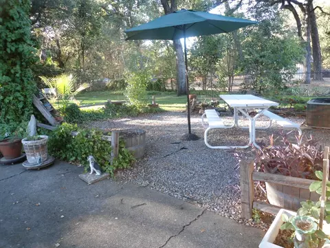 6130 Emerald Ln, Redding, CA 96001 photo 9