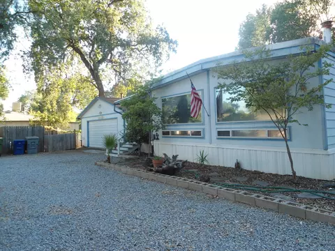 6130 Emerald Ln, Redding, CA 96001 photo 2
