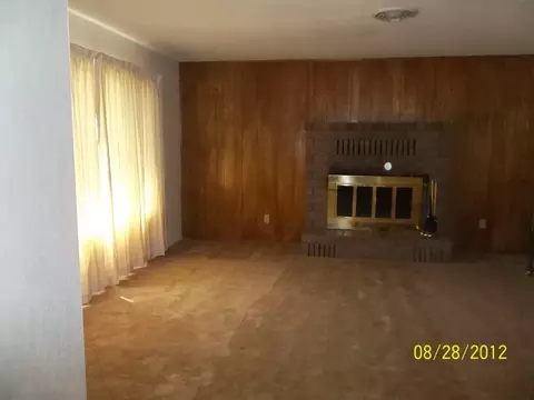 2068 Meadowbrook Dr, Redding, CA 96001 photo 2
