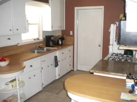 1627 Benton Dr, Redding, CA 96003 photo 3