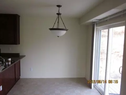 22082 Loop Dr, Redding, CA 96003 photo 2