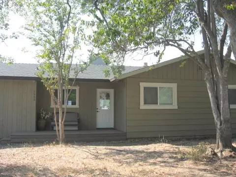 1666 Ridge Dr, Redding, CA 96001 photo 1