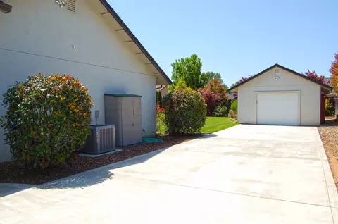 12895 Ivy Ln, Red Bluff, CA 96080 photo 15