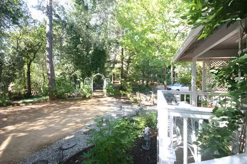 9868 Dodds Ln, Redding, CA 96001 photo 17