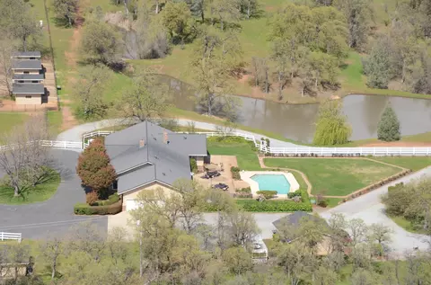 9951 Logan Rd, Redding, CA 96003 photo 5