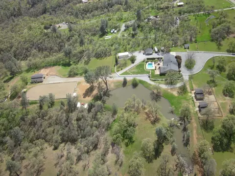 9951 Logan Rd, Redding, CA 96003 photo 2