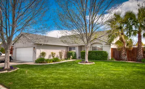 3000 Warbler Ct, Redding, CA 96001 photo 1