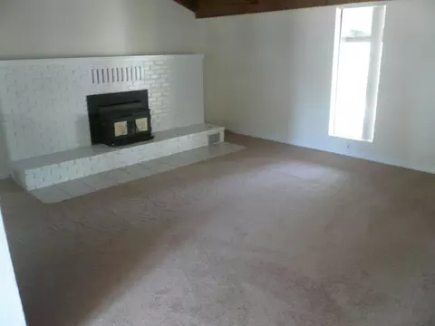 1630 Derby Ln, Redding, CA 96002 photo 2
