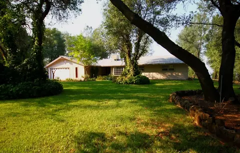 16002 Setting Sun Dr, Anderson, CA 96007 photo 1