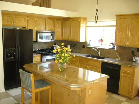 515 Vansicklen Way, Redding, CA 96003 photo 2
