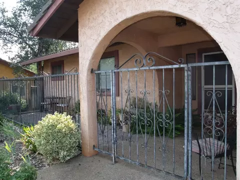 2560 Avola St, Redding, CA 96002 photo 2