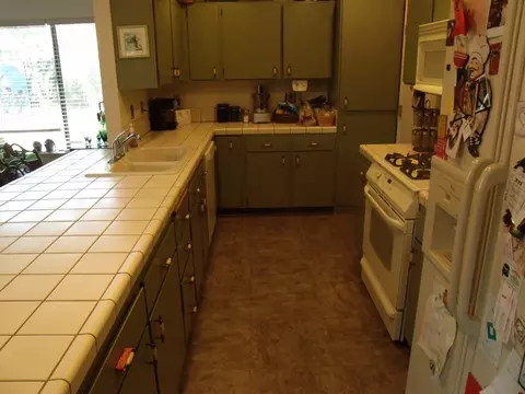 2560 Avola St, Redding, CA 96002 photo 12