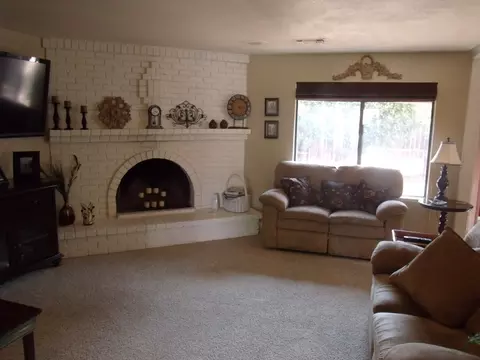 2560 Avola St, Redding, CA 96002 photo 4